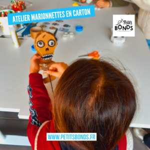 Hopla marionnette kangourou de Petits Bonds et les ateliers fabrication de marionnettes en carton squelette d'Halloween